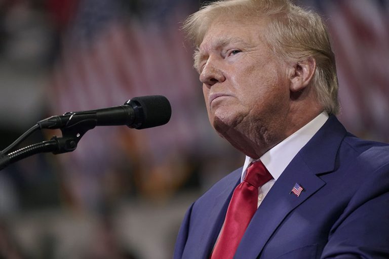 Empieza el juicio a firma de Trump por un caso de impuestos