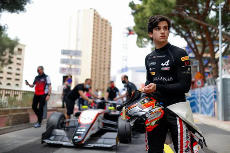 Conoce a Alessandro Famularo, el venezolano que debutó sin problemas en la Fórmula 3