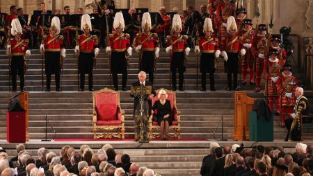 Esto dijo Carlos III en su primer discurso como rey en el Parlamento británico