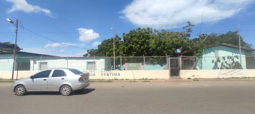 En San José, planteles carecen de mantenimiento