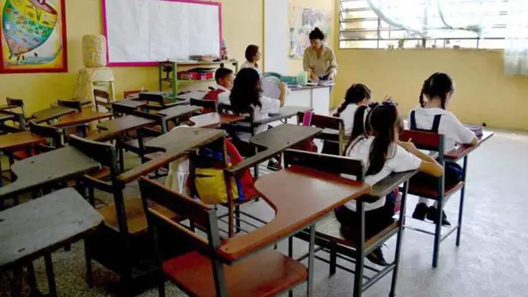 Colegios privados inician clases el 26Sep