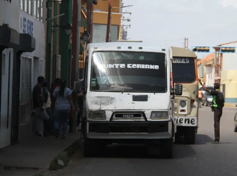 Transportistas: servicio nocturno depende de la gasolina