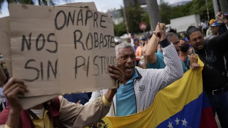 Siguen las protestas contra el instructivo Onapre