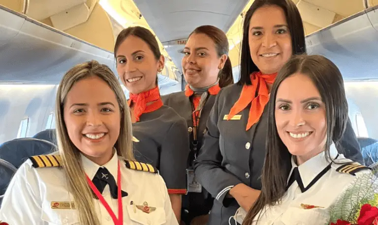 Histórico | Este #16Sep despegó el primer vuelo tripulado por mujeres