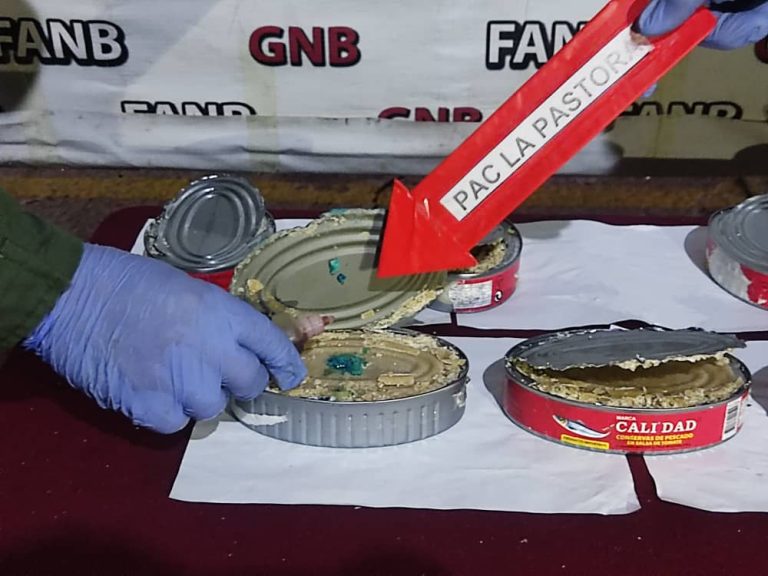 Lo capturan con 3,8 kilos de cocaína en latas de sardinas