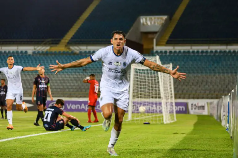 “El Avioncito” marcó 120 goles con Mineros