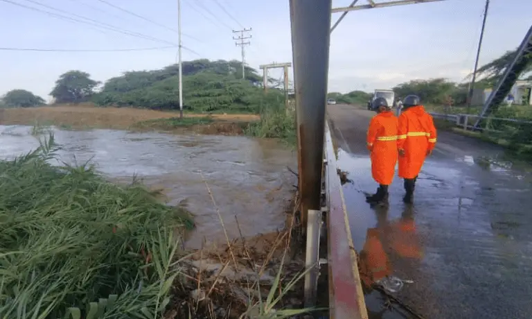 !Alerta! Río Coro a punto de desbordarse