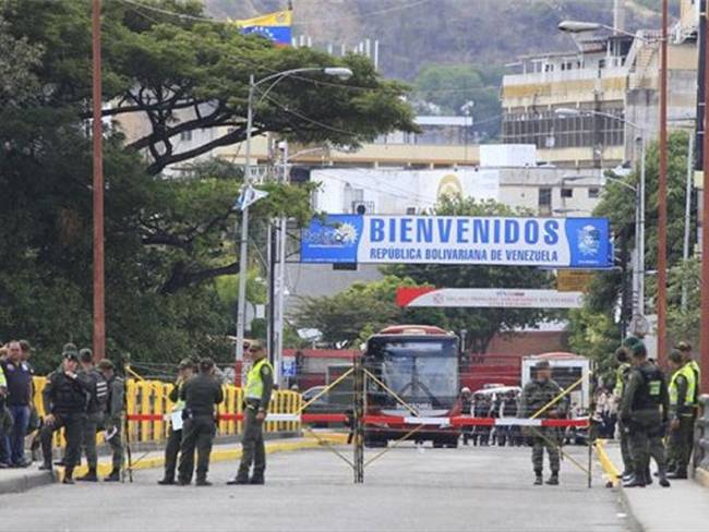 Reactivarán rutas de transporte Venezuela y Colombia