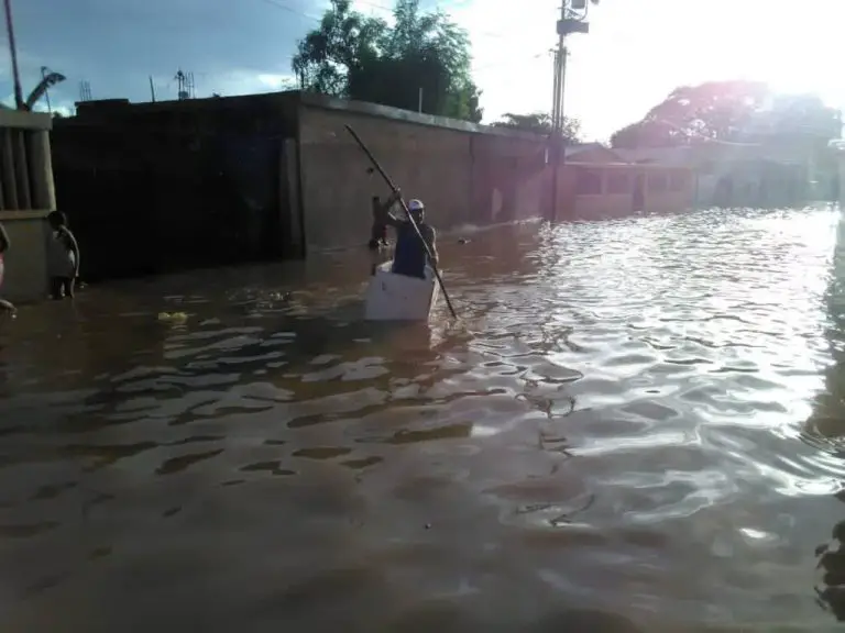 Lluvias tienen bajo las aguas a Maracaibo y San Francisco