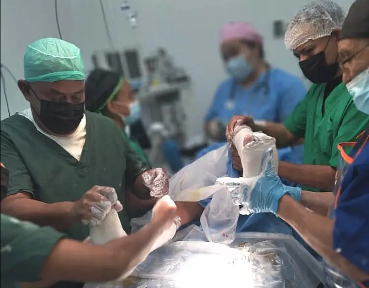 Clínica popular Eliécer Canelón realiza jornada quirúrgica de pie equinovaro