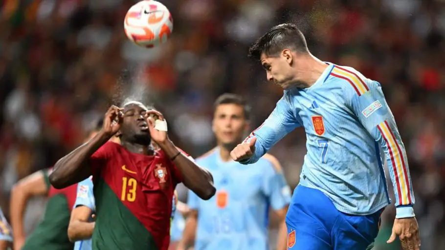 Portugal recibía a una España que necesitaba ganar para meterse en la final four. Los lusos lideraban el grupo el B y un empate les bastaba para avanzar a la siguiente ronda pero no contaban con la habilidad goleadora de Morata.