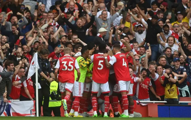 Arsenal gana el Derbi de Londres y reafirma candidatura a la Premier