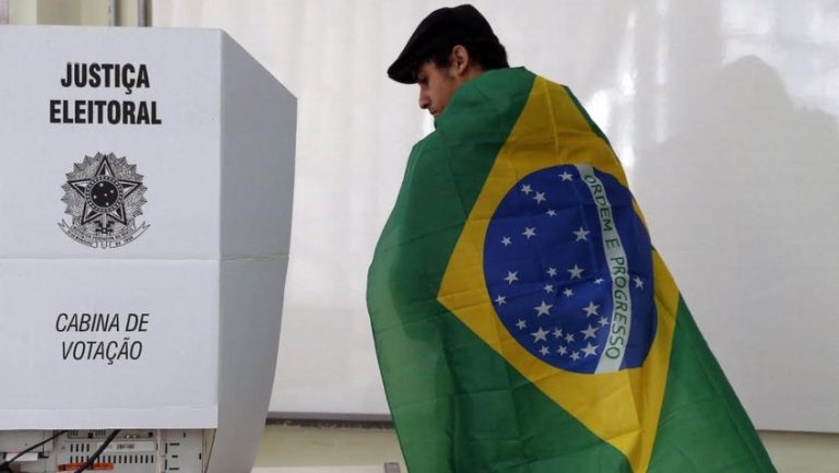 Brasil avanza en el conteo de votos con Bolsonaro a la cabeza