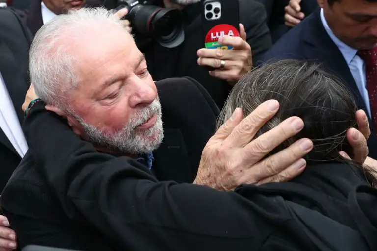 ÚLTIMA HORA| Primer escrutinio en Brasil: Lula lidera con un 44,42 %