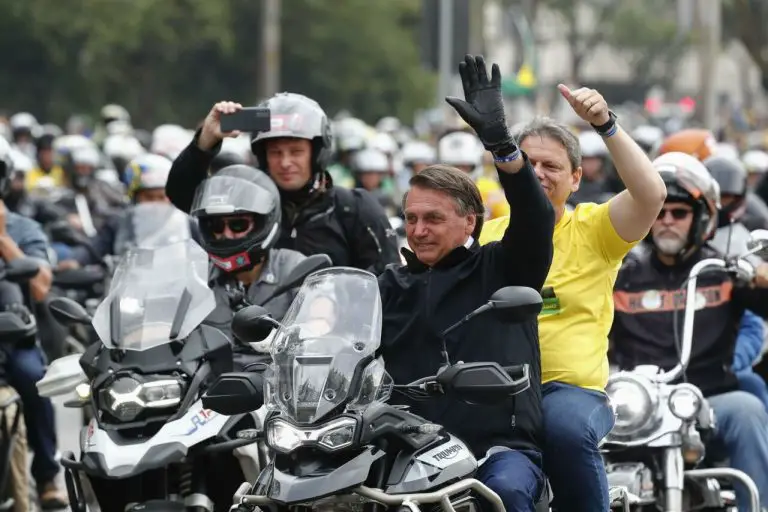 Bolsonaro dice que ganará en primera vuelta presidencial en Brasil