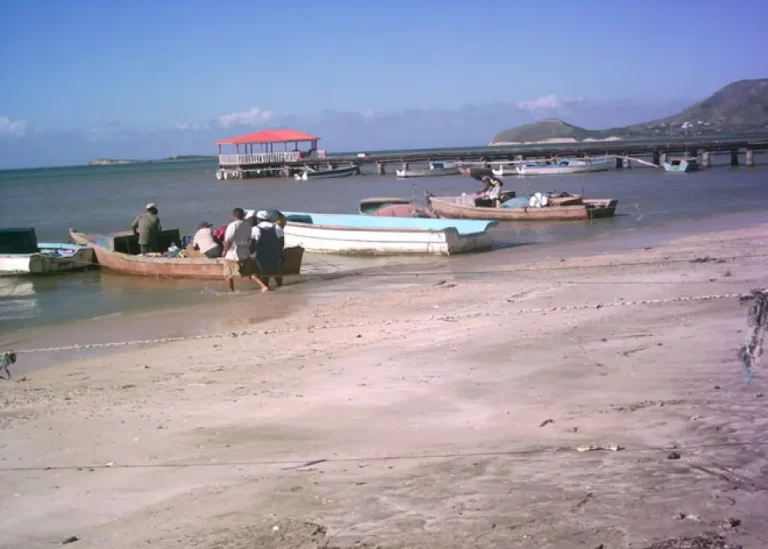 Aviso a los navegantes por onda tropical 41