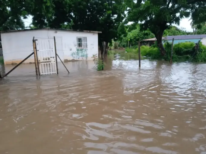 08- Oct | Reportan inundaciones en Cabimas