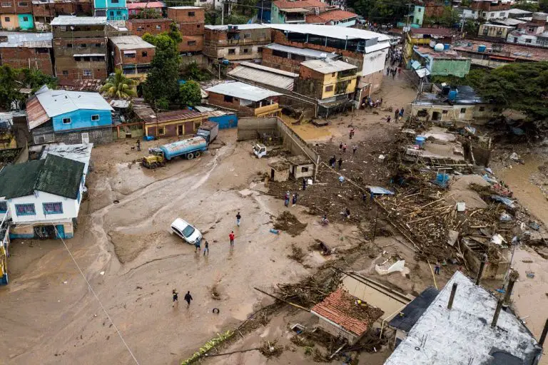 Resumen informativo: Lluvias y destrozos en 7 estados