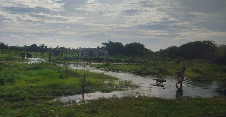 Al menos 20 comunidades de La Guajira están inundadas