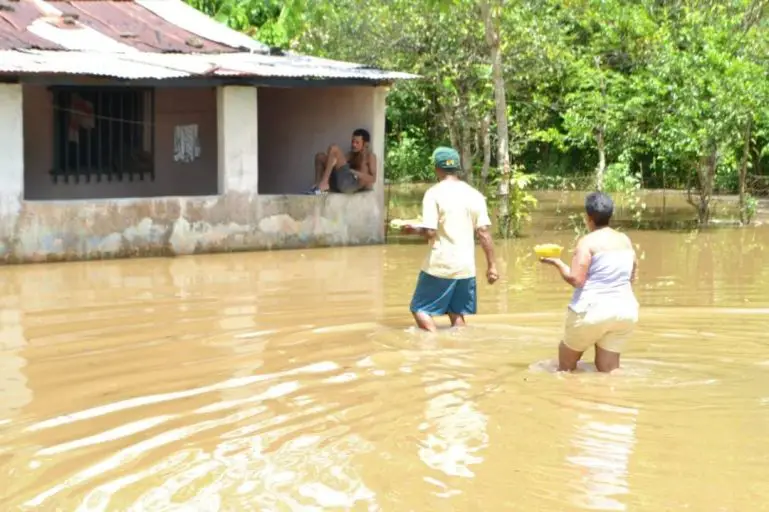 480 familias afectadas tras crecida de dos ríos en Maturín