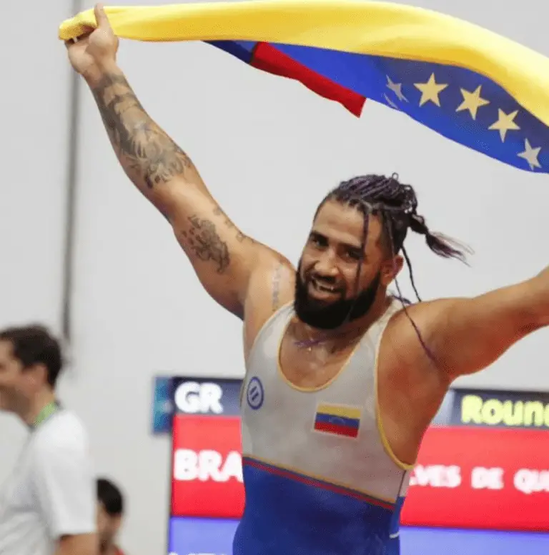 El luchador falconiano se coronó campeón en Asunción para darle otra medalla de oro a la delegación de atletas venezolanos.